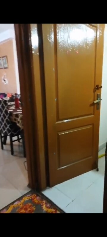 Furnished Amenities in 3.5 BHK Apartment at Amrapali Platinum, Sector 119 – for Sale