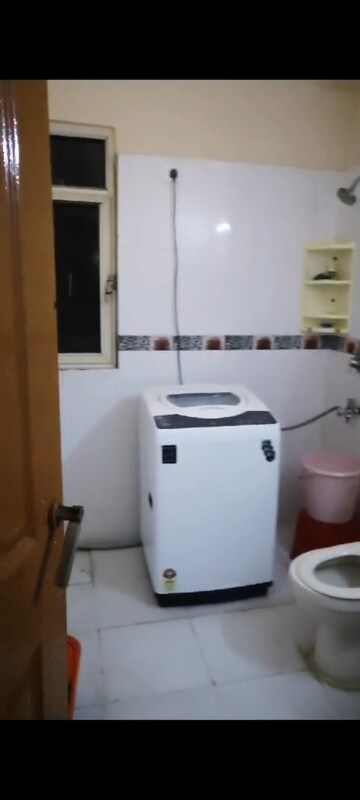 Master Bedroom in 3.5 BHK Apartment at Amrapali Platinum, Sector 119 – for Sale