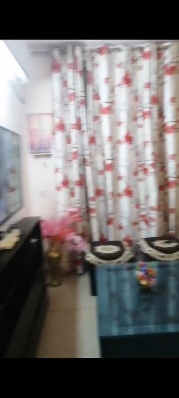 Master Bedroom in 3.5 BHK Apartment at Amrapali Platinum, Sector 119 – for Sale