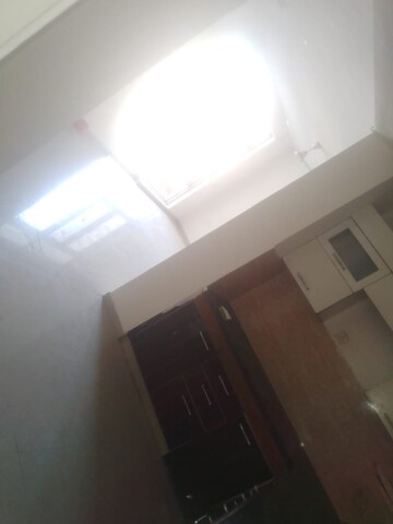 Furnished Amenities in 3 BHK Apartment at Omaxe R2, Gomti Nagar – for Rent