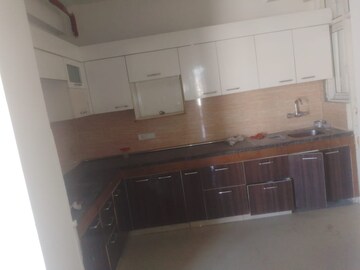 Kitchen in 3 BHK Apartment at Omaxe R2, Gomti Nagar – for Rent