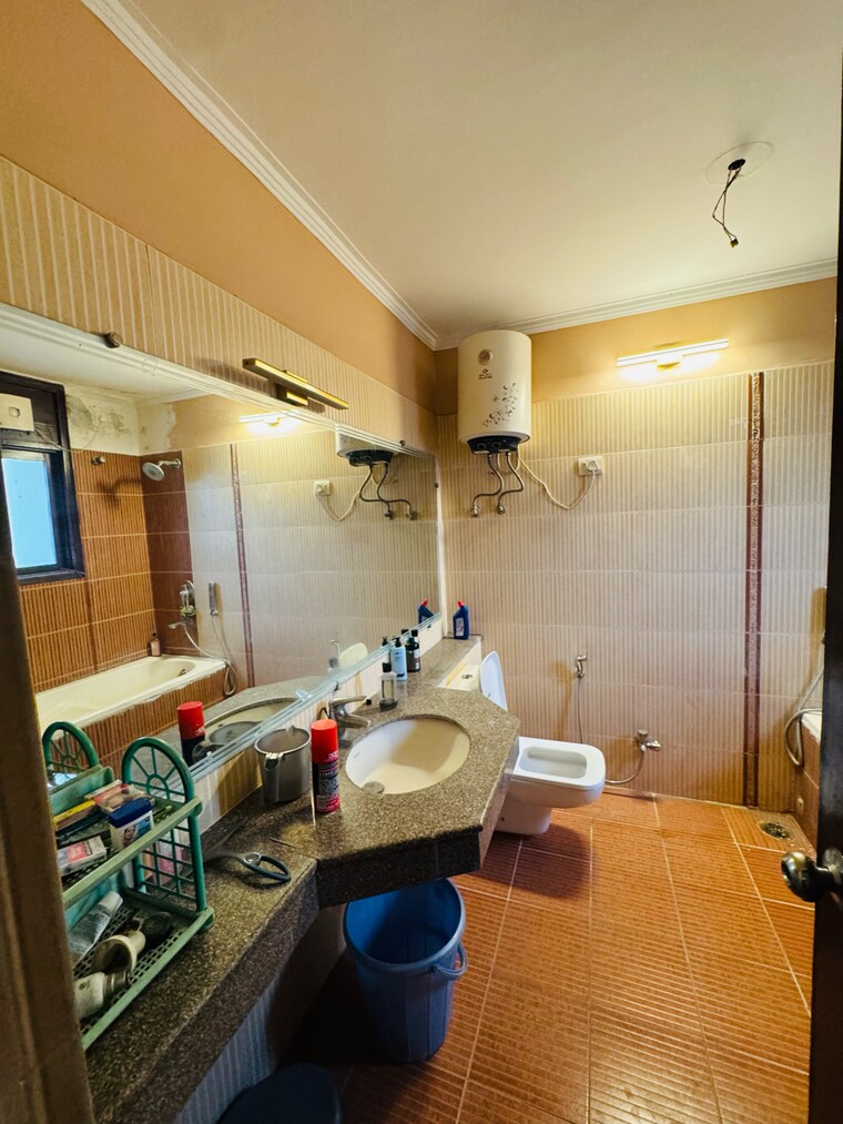 Bathroom, purvanchal-heights 3.5 Bedroom 1830 Sq.Ft. Apartment In Delta Iii Greater Noida Greater Noida 8431498