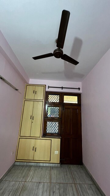 Furnished Amenities in 1.5 BHK Builder Floor at Sector 12 – for Rent