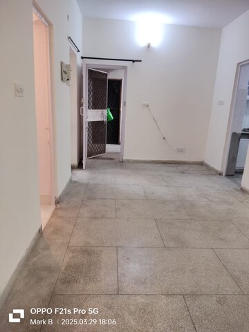 Room in 2 BHK Apartment at Vasant Kunj – for Rent