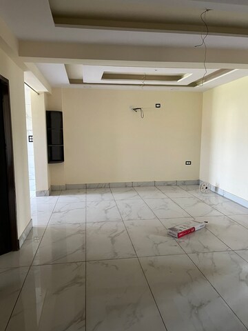 Room in 3 BHK Builder Floor at Sahastradhara Road – for Rent