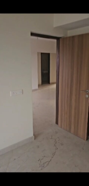 Room in 3.5 BHK Apartment at K Raheja Ascencio, Chandivali – for Rent