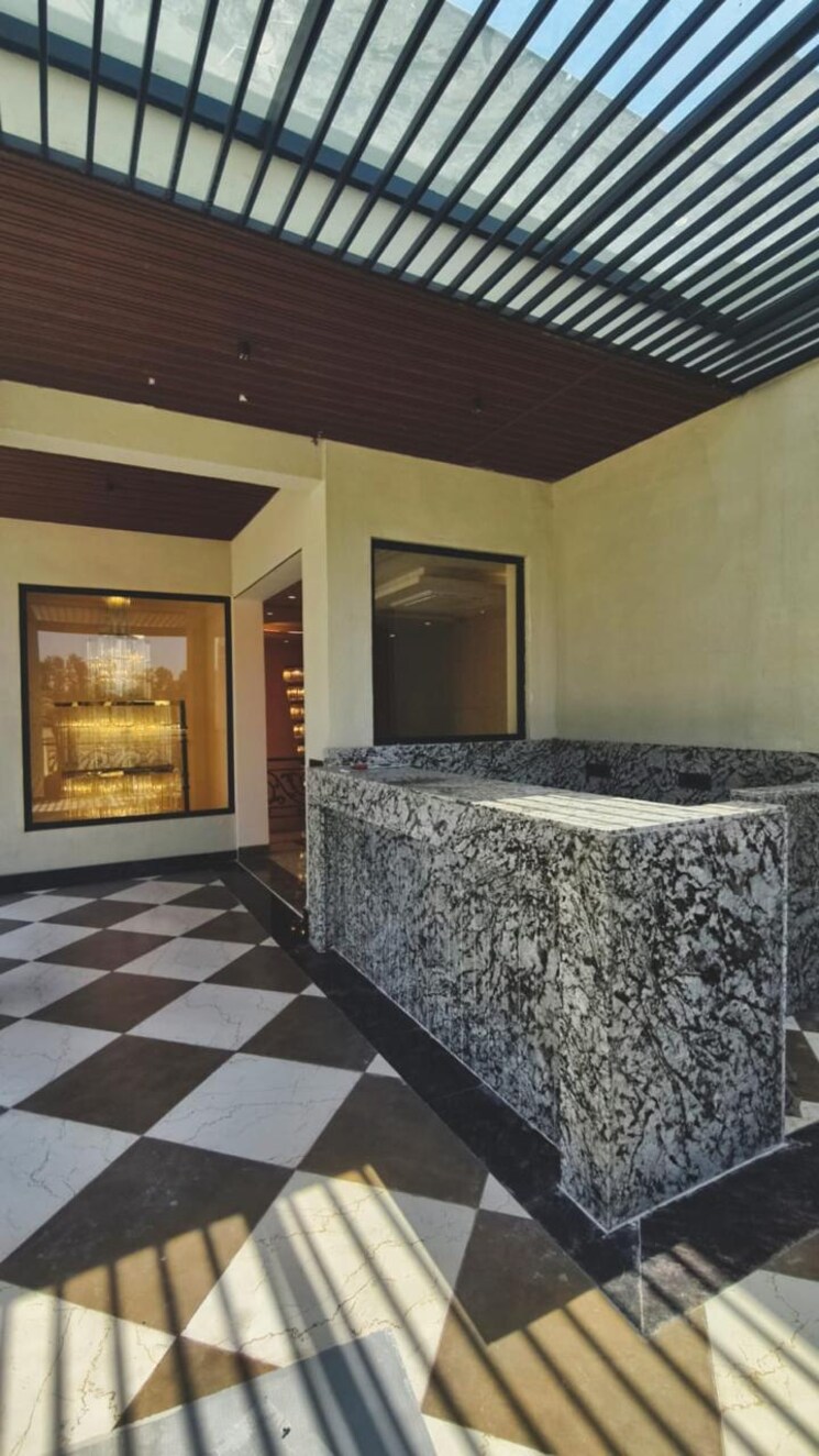 Exterior View, dera mandi 5 Bedroom 1000 Sq.Yd. Villa In Dera Mandi Delhi 8431735