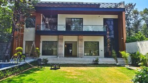 5 BHK Villa – Exterior View View at Dera Mandi - for Sale