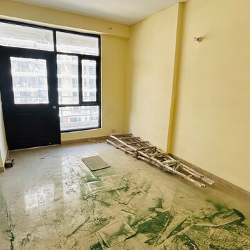 Room in 3 BHK Apartment at TDI City Kingsbury, Sector 61 – for Rent