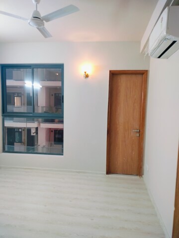Room in 3 BHK Apartment at M3M Sky City, Sector 65 – for Sale