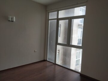 Room in 2 BHK Apartment at Ireo Victory Valley, Sector 67 – for Rent