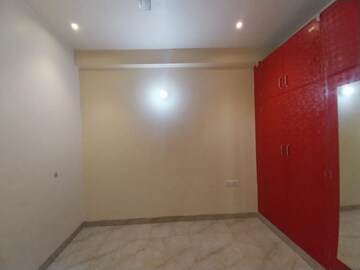 Room in 2 BHK Apartment at Vasant Kunj – for Rent