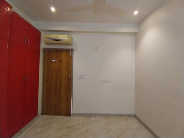 Room in 2 BHK Apartment at Vasant Kunj – for Rent