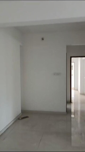 Bedroom in 3 BHK Apartment at Sindhi Society – for Rent