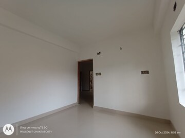 Room in 2 BHK Apartment at Sodepur – for Sale
