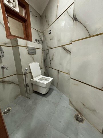 Bathroom in 2 BHK Builder Floor at Boutique Residential Apartments G-88, Saket – for Rent