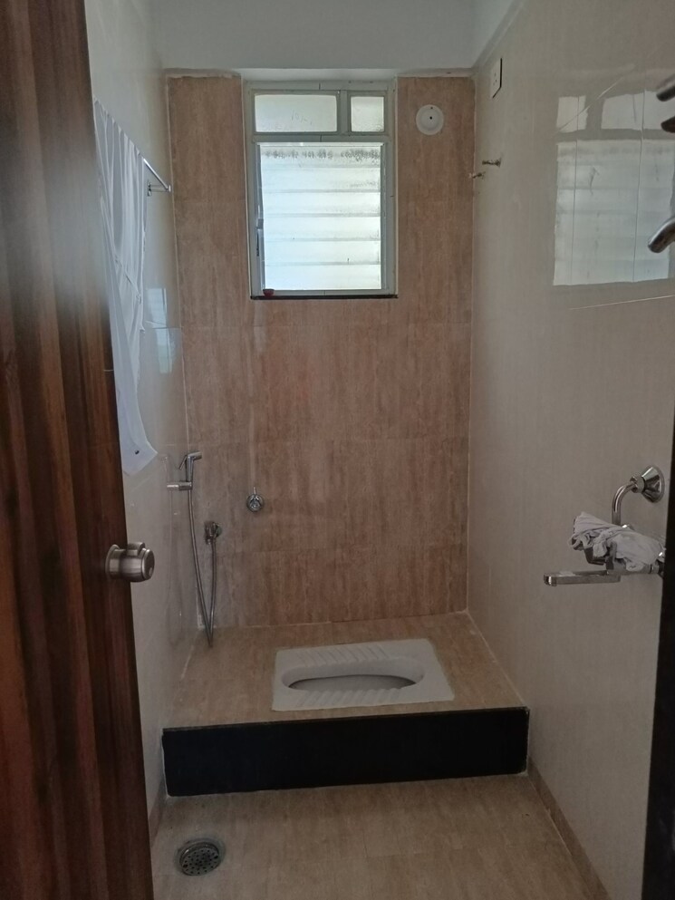 Bathroom, spring-valley 2 Bedroom 950 Sq.Ft. Builder Floor In Alandi Road Pune 8431871