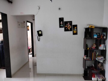 Room in 2 BHK Apartment at Runwal Eirene, Balkum Pada – for Rent