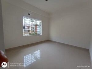 Room in 2 BHK Apartment at Sodepur – for Sale