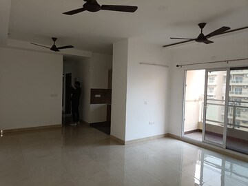 Room in 2 BHK Apartment at Elite Golf Green, Sector 79 – for Rent