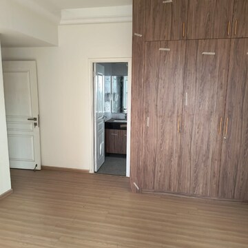 Room in 2 BHK Apartment at AIPL The Peaceful Homes, Sector 70a – for Rent