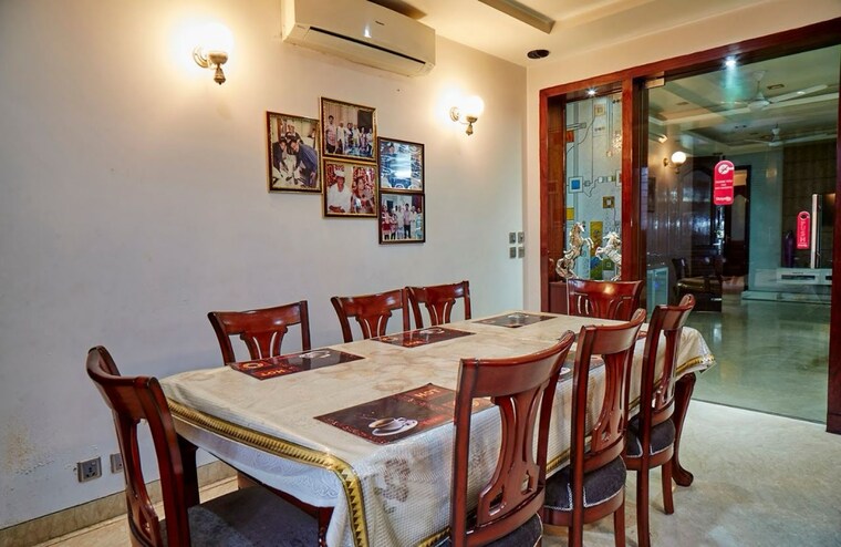 Bedroom, beta ii greater noida 6+ Bedroom 390 Sq.Mt. Independent House In Beta Ii Greater Noida Greater Noida 8432181