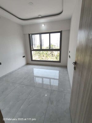 Room in 2 BHK Apartment at Paradigm 71 Midtown, Chembur – for Sale