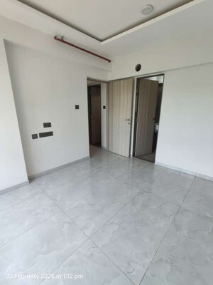 Room in 2 BHK Apartment at Paradigm 71 Midtown, Chembur – for Sale