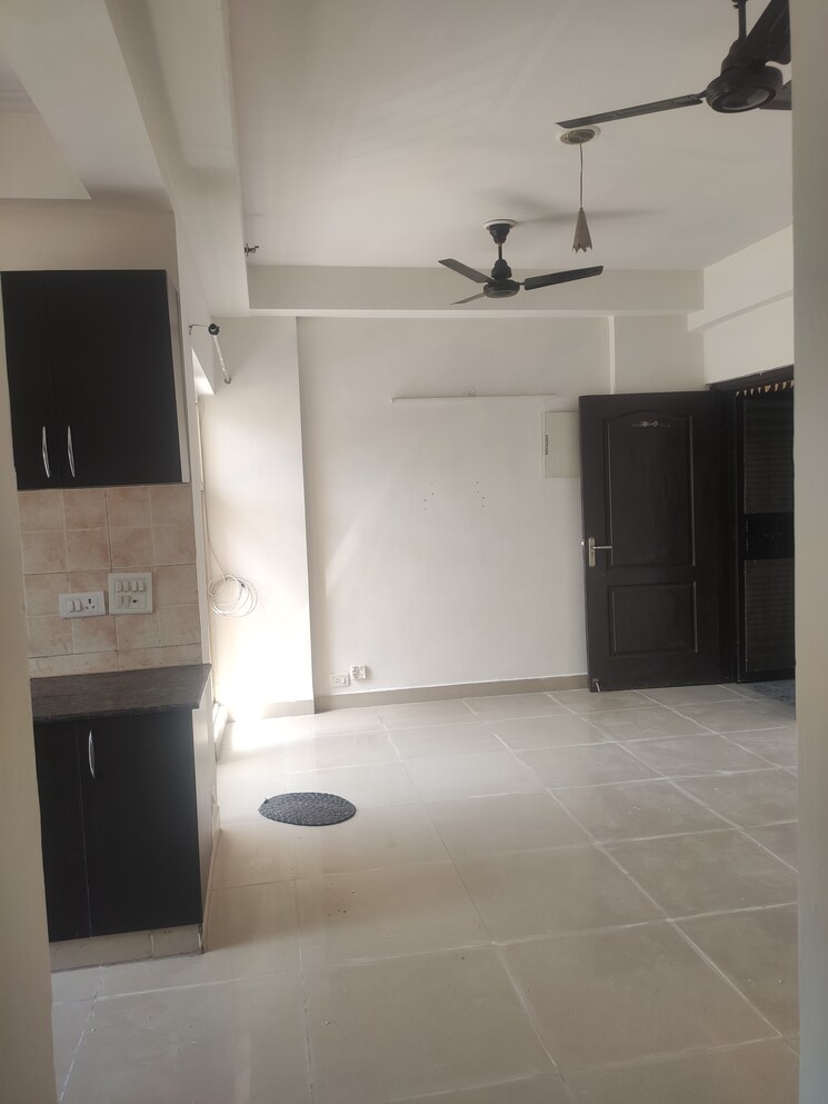 undefined, gardenia-golf-city 2 Bedroom 950 Sq.Ft. Apartment In Sector 75 Noida 8432232