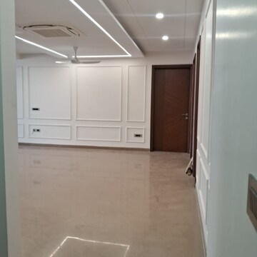 Bathroom in 4 BHK Apartment at Vipul World Floors, Sector 48 – for Rent