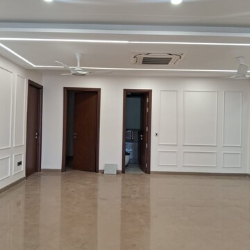 Building Lobby in 4 BHK Apartment at Vipul World Floors, Sector 48 – for Rent