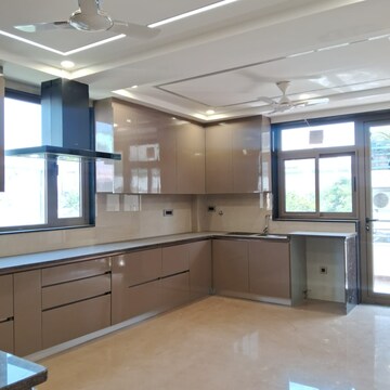 Kitchen in 4 BHK Apartment at Vipul World Floors, Sector 48 – for Rent