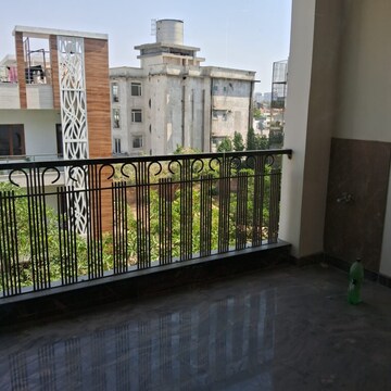 Balcony in 4 BHK Apartment at Vipul World Floors, Sector 48 – for Rent