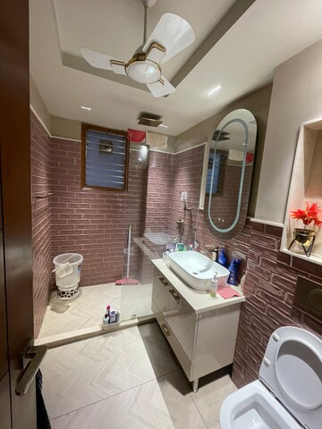 Team Area in 4 BHK Builder Floor at Paschimpuri – for Sale
