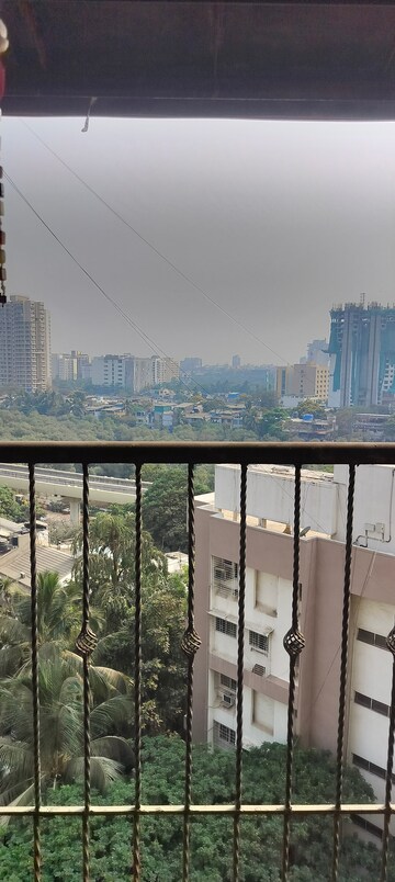 Master Bedroom in 3 BHK Apartment at Trishul CHS, Andheri West – for Rent