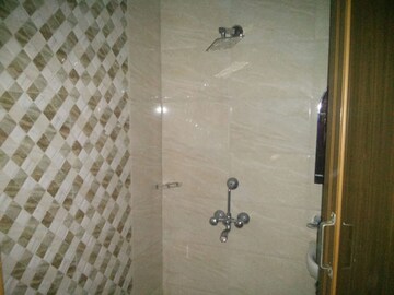 Bathroom in 3 BHK Builder Floor at RWA Residential Society Sector 46, Sector 46 – for Rent