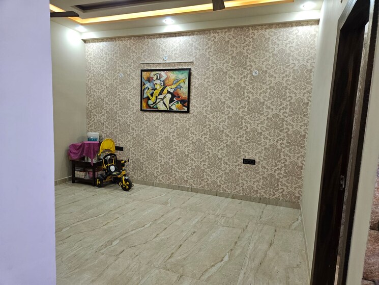  Parking, modipuram 6 Bedroom 147 Sq.Yd. Villa In Modipuram Meerut 8432348