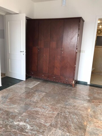 Room in 2 BHK Apartment at Hiranandani Gardens Eldora, Powai – for Rent