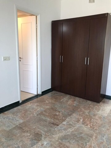 Room in 2 BHK Apartment at Hiranandani Gardens Eldora, Powai – for Rent