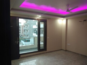 Room in 3 BHK Builder Floor at Ansal Sushant Lok I, Sector 43 – for Rent