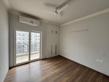 Room in 3 BHK Apartment at Puri Emerald Bay, Sector 104 – for Rent