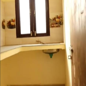 Room in 1.5 BHK Independent House at Sarojini Nagar – for Sale