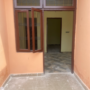 Building Lobby in 1.5 BHK Independent House at Sarojini Nagar – for Sale