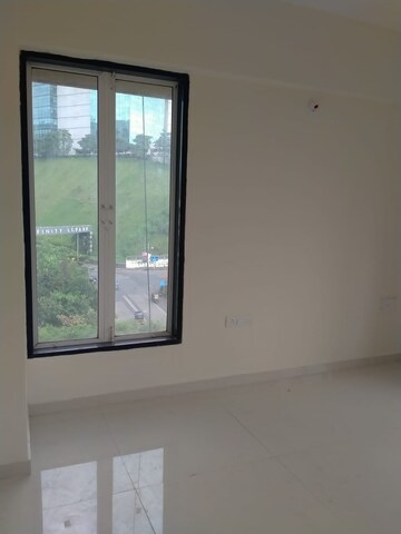 Room in 2 BHK Apartment at Karmvir Avant Sky Villa, Goregaon East – for Rent