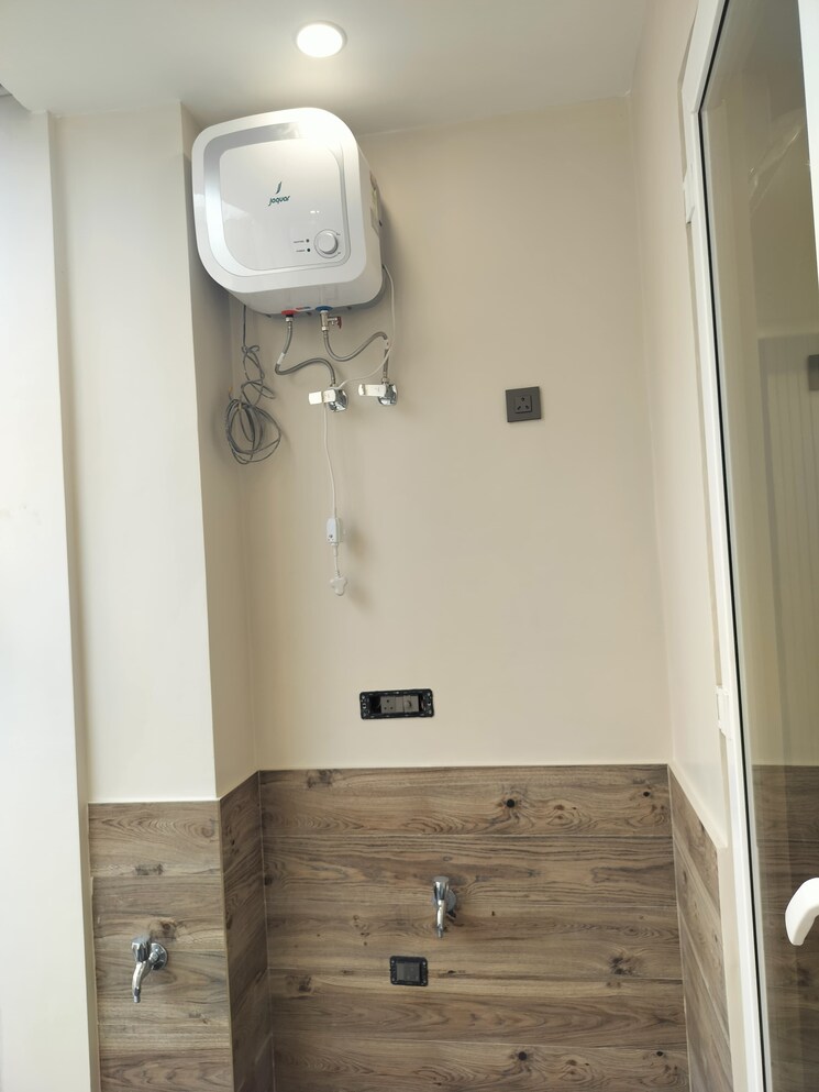 Bathroom, boutique-residential-apartments-b-224 3 Bedroom 2000 Sq.Ft. Builder Floor In Greater Kailash I Delhi 8432551