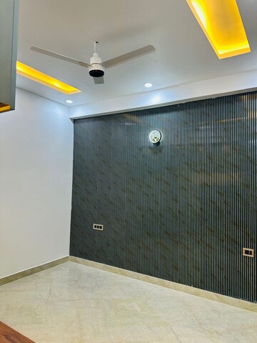 Furnished Amenities in 4 BHK Builder Floor at Indrapuram – for Sale