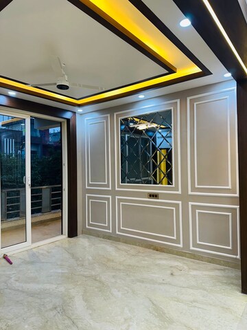 Building Lobby in 4 BHK Builder Floor at Indrapuram – for Sale