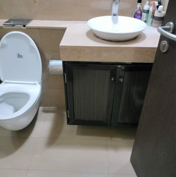 Bathroom, lodha-fiorenza 5 Bedroom 2000 Sq.Ft. Apartment In Nesco Mumbai 8432546