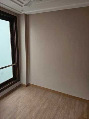 Room in 4 BHK Builder Floor at Greater Kailash I – for Sale