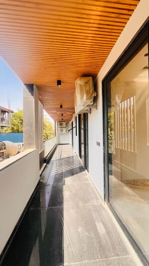 Balcony in 4 BHK Builder Floor at SS Mayfield Gardens, Sector 51 – for Sale